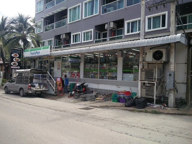 FamilyMart